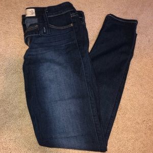 hollister jeggings!!